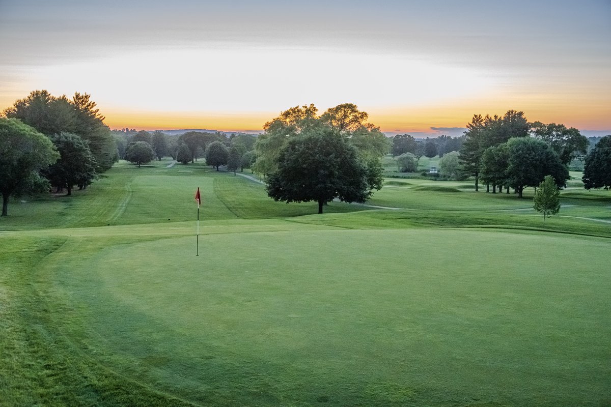 Sandy Burr Country Club fairway