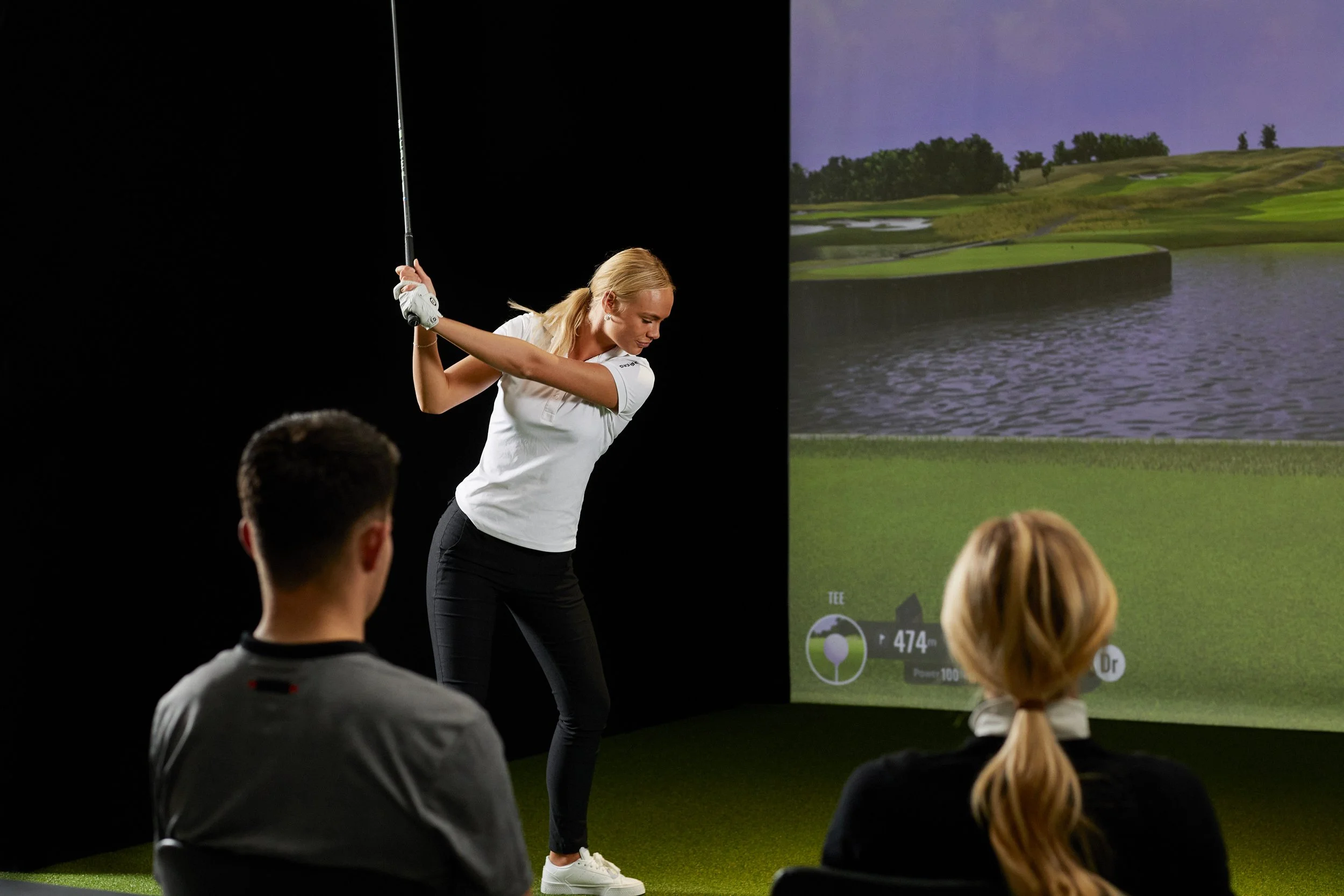 Gonzo's HD Sports indoor golf simulator